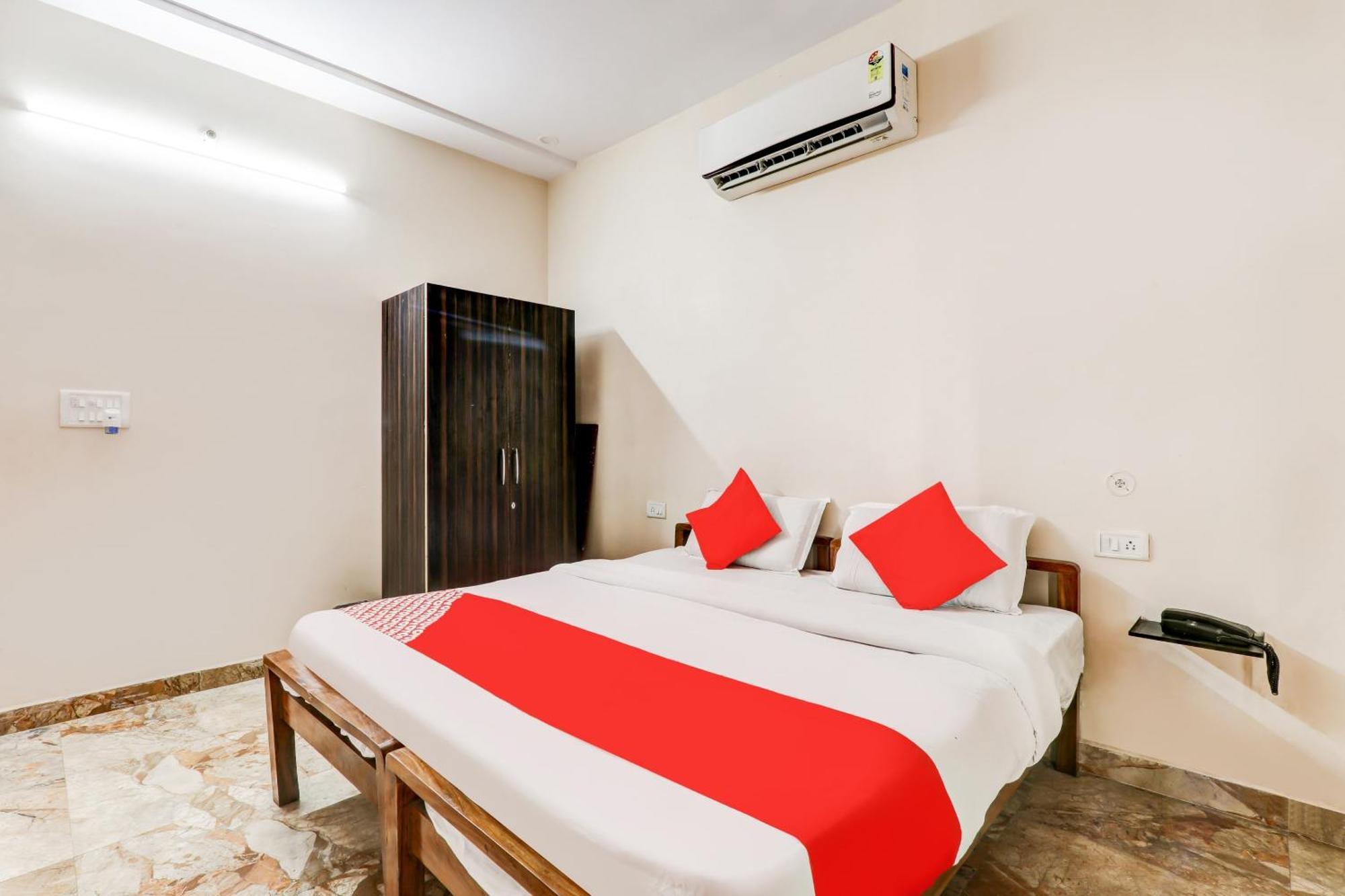 Oyo Flagship Raghuvar Palace Hotel Лакнау Екстериор снимка