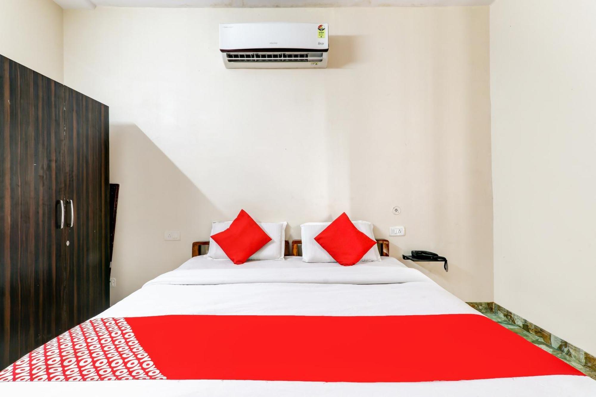 Oyo Flagship Raghuvar Palace Hotel Лакнау Екстериор снимка