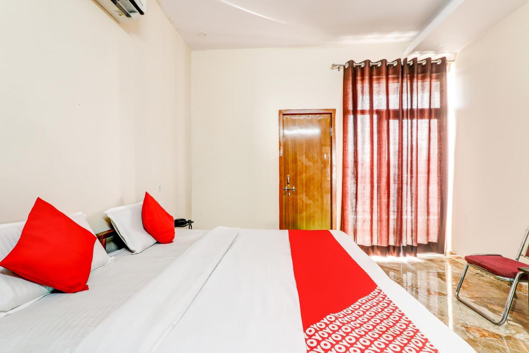 Oyo Flagship Raghuvar Palace Hotel Лакнау Екстериор снимка
