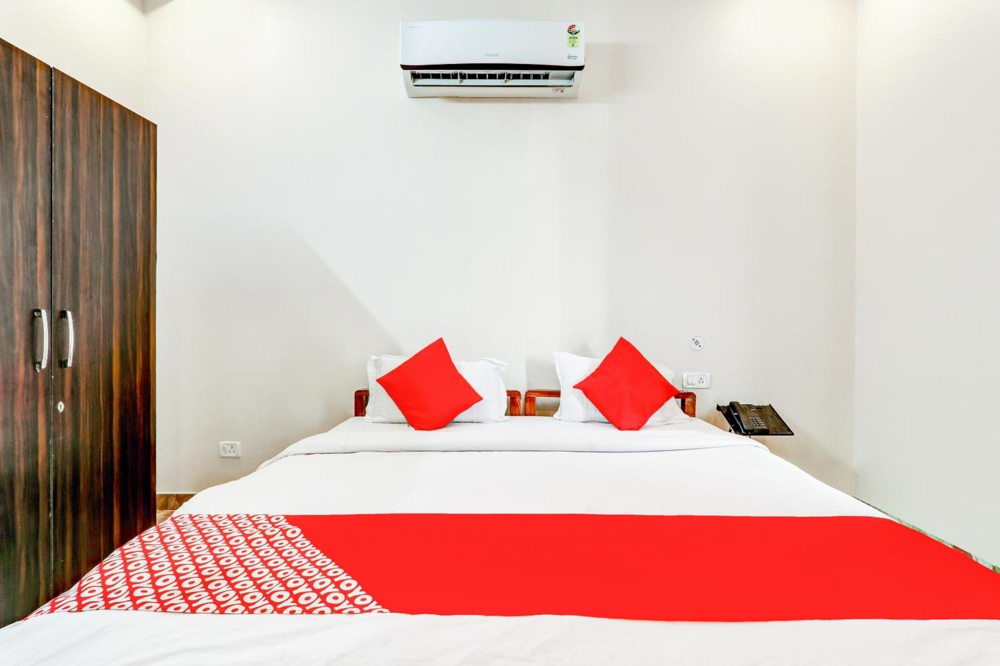 Oyo Flagship Raghuvar Palace Hotel Лакнау Екстериор снимка