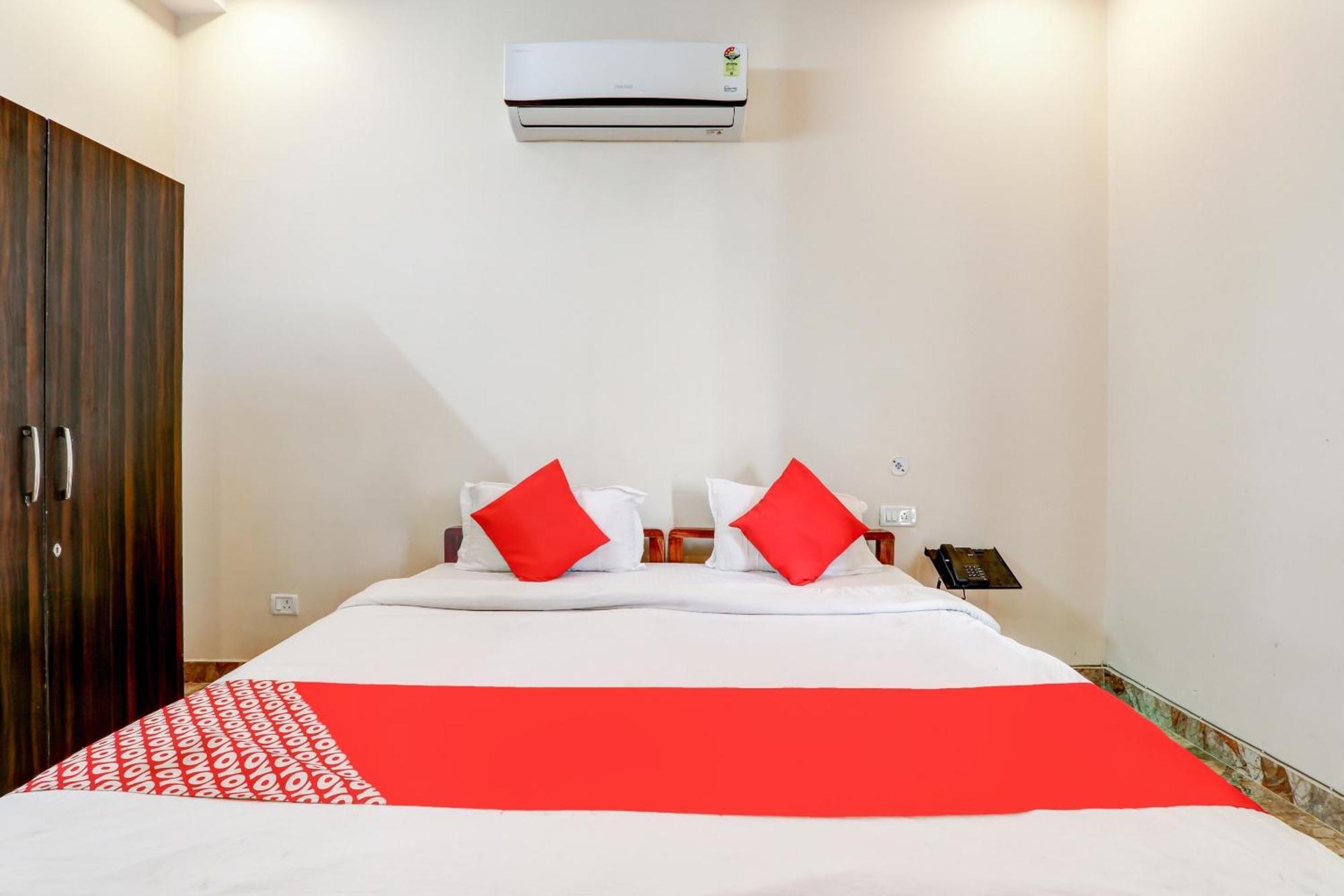 Oyo Flagship Raghuvar Palace Hotel Лакнау Екстериор снимка