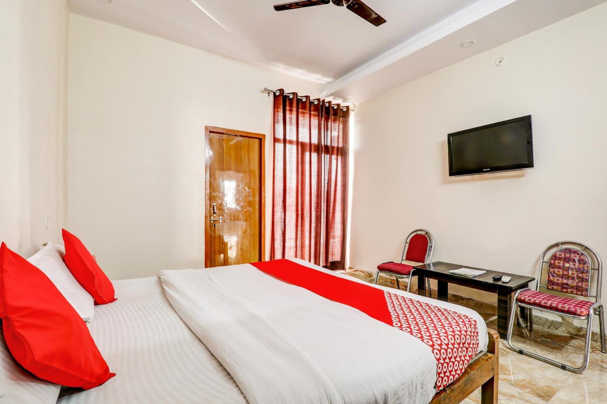 Oyo Flagship Raghuvar Palace Hotel Лакнау Екстериор снимка
